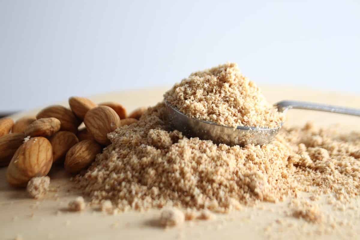 flour, almonds, food-3636553.jpg