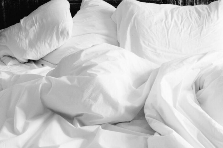 pillows, sheets, bed-820149.jpg